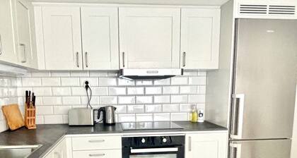 Charming accommodation near station - 11 minutes to Liseberg