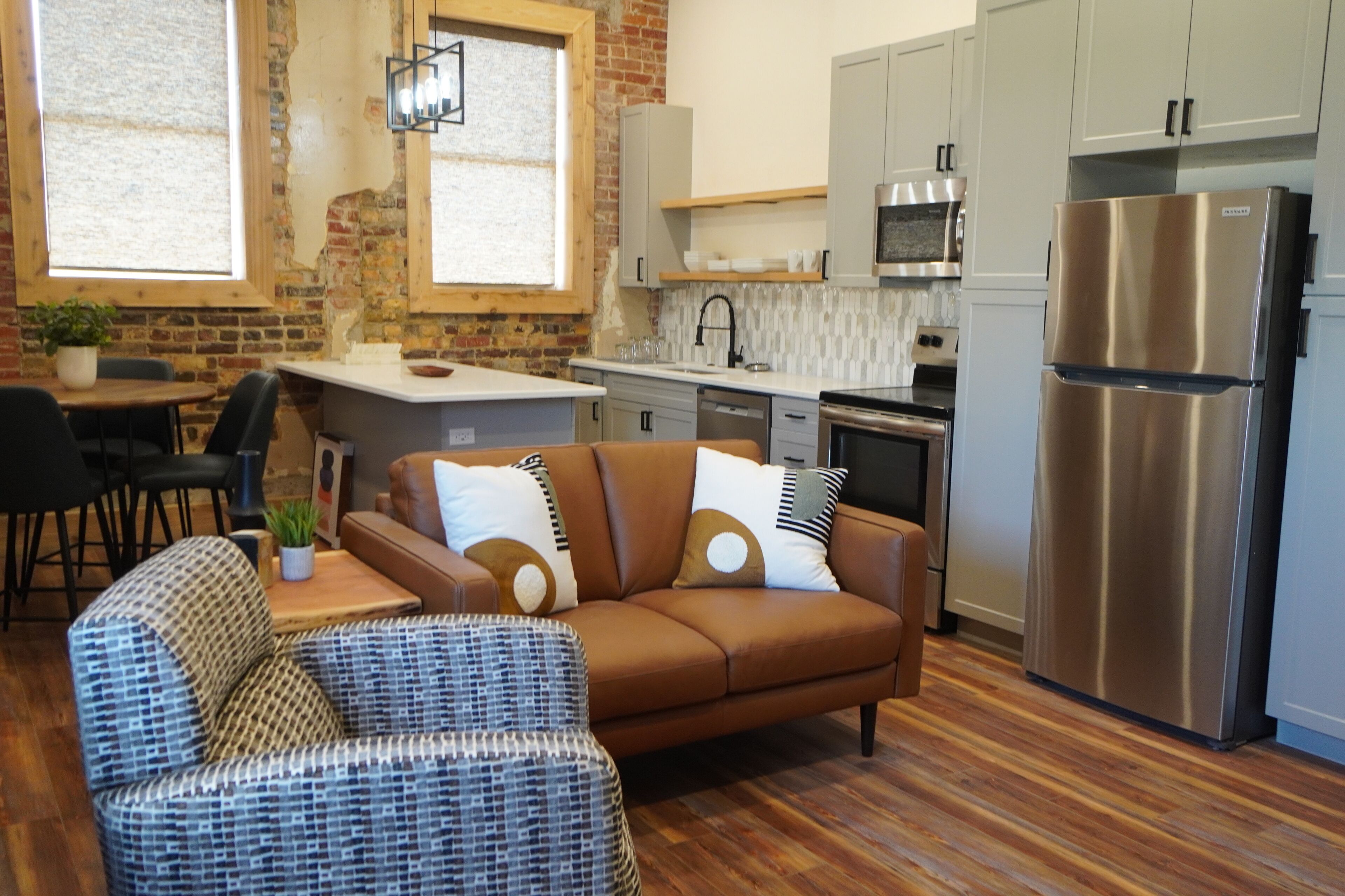 Premier Suite, 1 King Bed | Living area