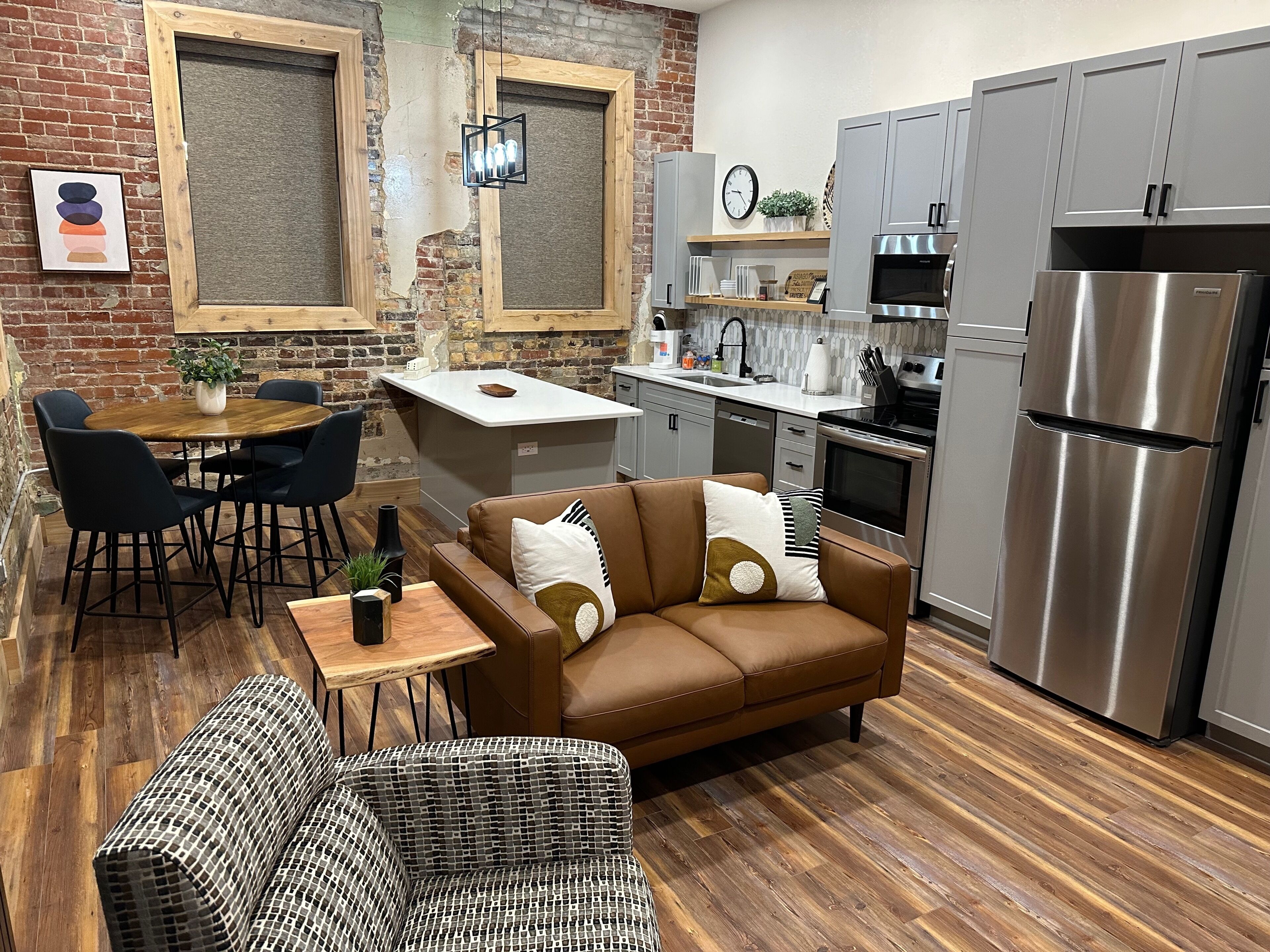 Premier Suite, 1 King Bed | Living area