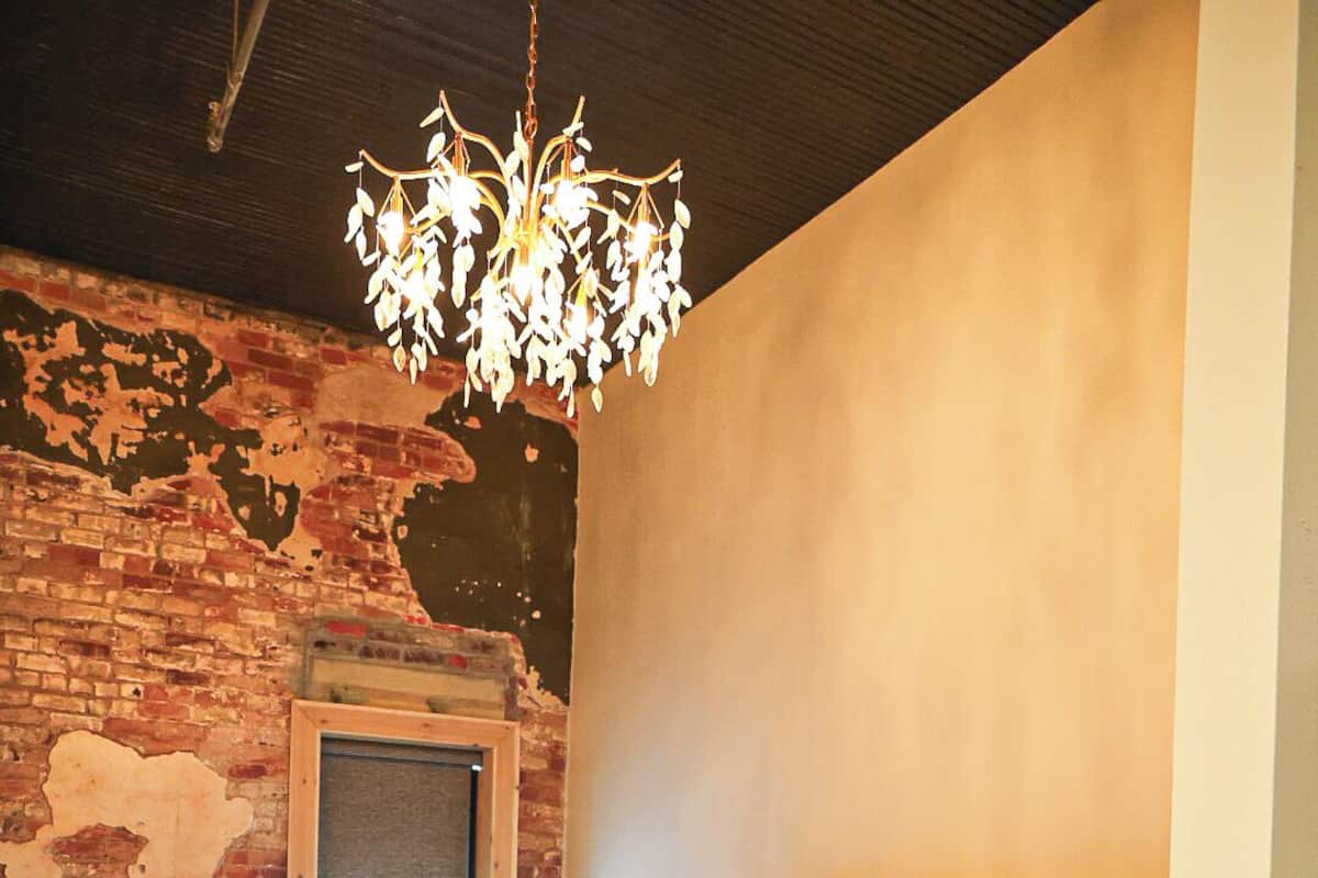 Deluxe Room, 1 King Bed | Room amenity