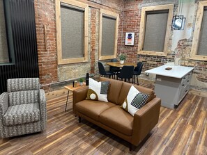 Premier Suite, 1 King Bed | Living area