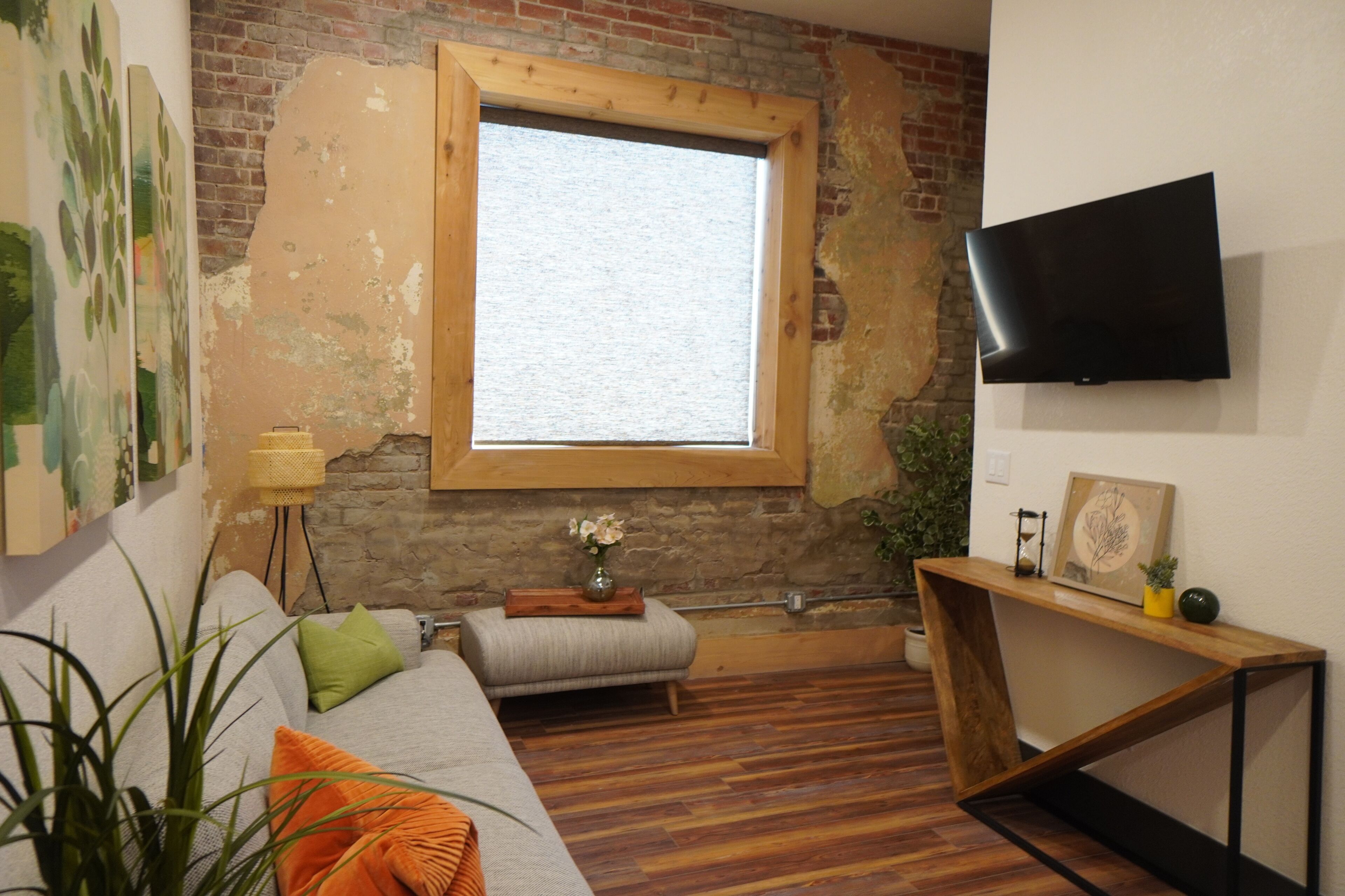 Corner King Suite: 127-G | Living area