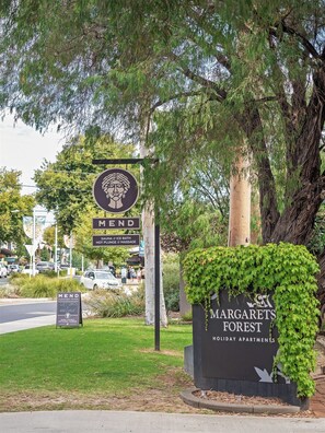 Property grounds - Riverlet - Margaret River (Margaret River)