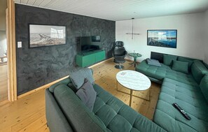 Smart TV - 3 bedroom beautiful home in Ulfborg (Ulfborg)