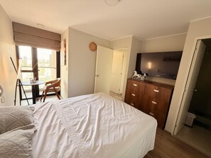 3 chambres, fer et planche à repasser, accès Internet, draps fournis