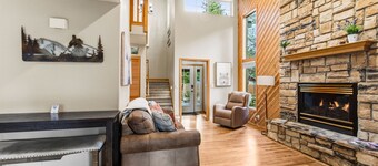 Mountain Escape w/ Fireplace & Hot Tub