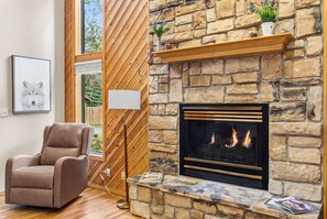 Interior - Mountain Escape w/ Fireplace & Hot Tub (Sandpoint)