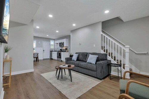 Perfect Short Stay in Historic Columbus Walkable, Modern & Easy!