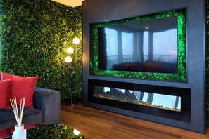 TV - Elegant Duplex Penthouse Leeds Centre & Free Parking (Leeds)