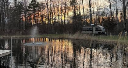 Relaxing Country Stay Hobby Farm Horses and 3 Miles from the beach and shopping