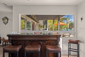 Interior - Monkey Manor - Pool, Sauna, Mtn Views, Lush Garden (Palm Springs)