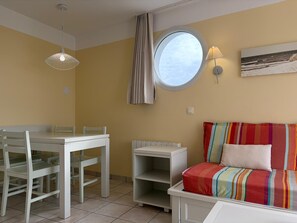 Dining - Vue Mer, Piscine  Calme  150m Océan  Parking (Les Sables-d´Olonne)