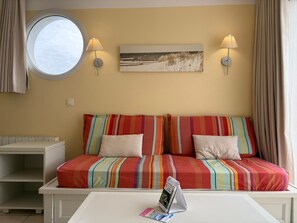 Interior - Vue Mer, Piscine  Calme  150m Océan  Parking (Les Sables-d´Olonne)