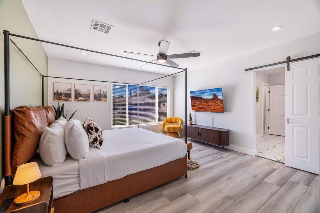 6 bedrooms, iron/ironing board, WiFi, bed sheets