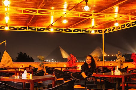 Restaurant. Hostalio Pyramid View Hotel