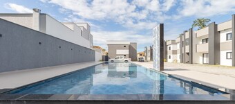 Modern Apartment in a Condo With Pool Rnm0015