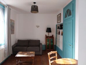 Lecteur de DVD, livres, vidéothèque