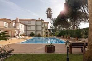 Outdoor pool - Casa da Praia - Golf Retreat (Óbidos)