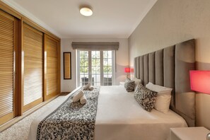 2 chambres, fer et planche à repasser, lit parapluie, accès Internet