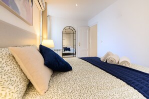 3 bedrooms, free WiFi - (FER55D) Spacious 3-bedroom apartment in Moncloa (Madrid)