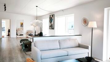 Villa, 3 Bedrooms, Accessible, Fireplace | Living room