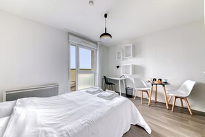 1 bedroom, WiFi, bed sheets - 10 - Le Bienvenu - Gratte-Ciel – Métro (Villeurbanne)