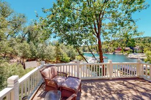 Terrace/patio - Lake Arrowhead Home and Guest House-Pet Friendly (Lake Arrowhead)