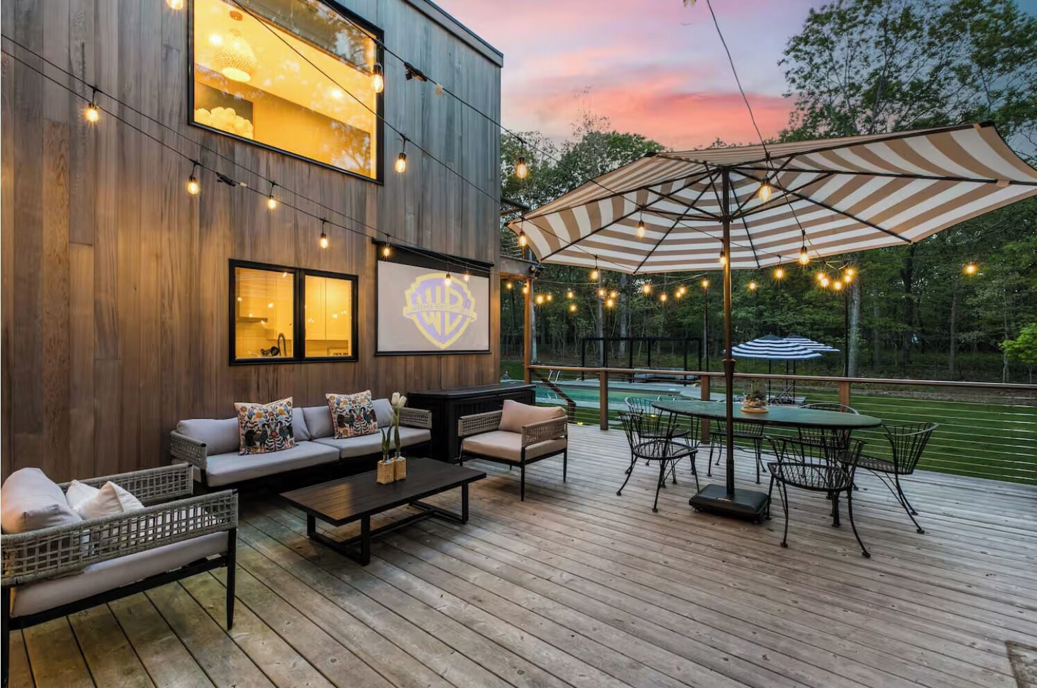 Superior Villa, Pool View | Outdoor dining