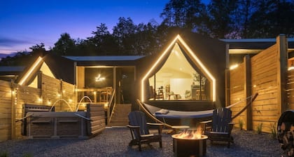 Luna A-Frame | King Suite, Fire Pit & Hot Tub