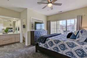 2 bedrooms, iron/ironing board, free WiFi, bed sheets - AMAZING 2 Bed Bath/ NEWLY REMODELED / GORGEOUS VIEW /Heart of Branson/Spacious (Branson)