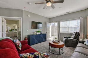 Smart TV - AMAZING 2 Bed Bath/ NEWLY REMODELED / GORGEOUS VIEW /Heart of Branson/Spacious (Branson)