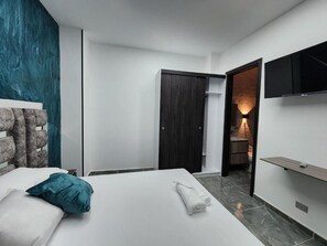 Deluxe Apartment, City View | Laptop workspace, free WiFi - Hotel Boutique Batara (Filandia)
