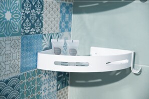 Bathroom amenities - Your Refuge Between Sea and Hill: Comfort and Convenience in the Heart of Cilento. (Roccadaspide)