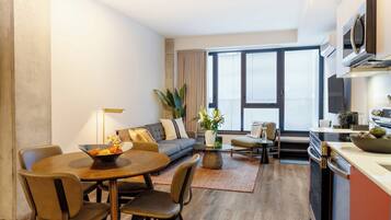 Premium Loft, Terrace | Dining room