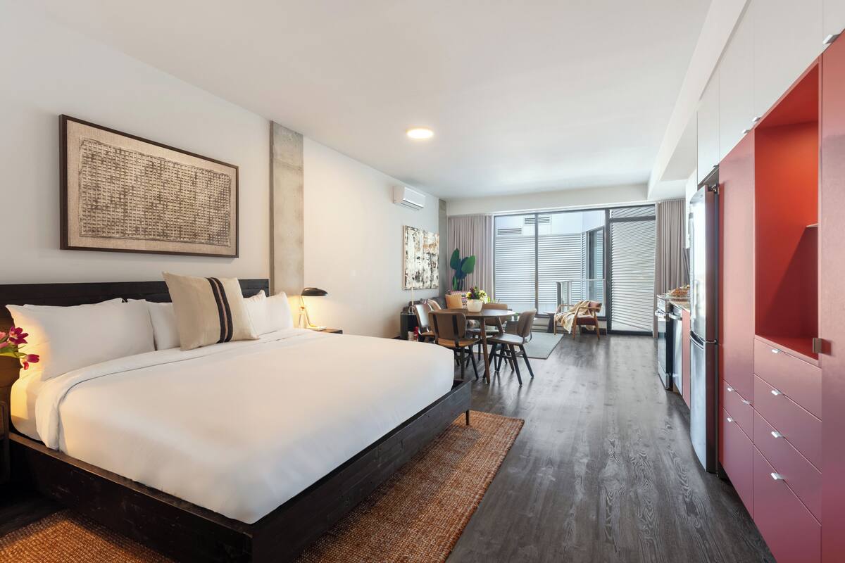 Premium bedding, down duvets, in-room safe, laptop workspace