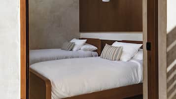 Basic-værelse med dobbeltseng eller 2 enkeltsenge - udsigt til gårdsplads