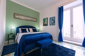 1 bedroom, iron/ironing board, WiFi, bed sheets - Elegant Apartment for 4 in Chiaia - Capri View Terrace (Napoli)