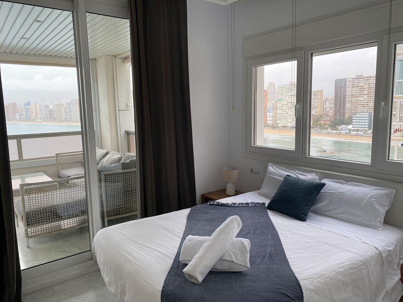 Desk, iron/ironing board, WiFi, bed sheets