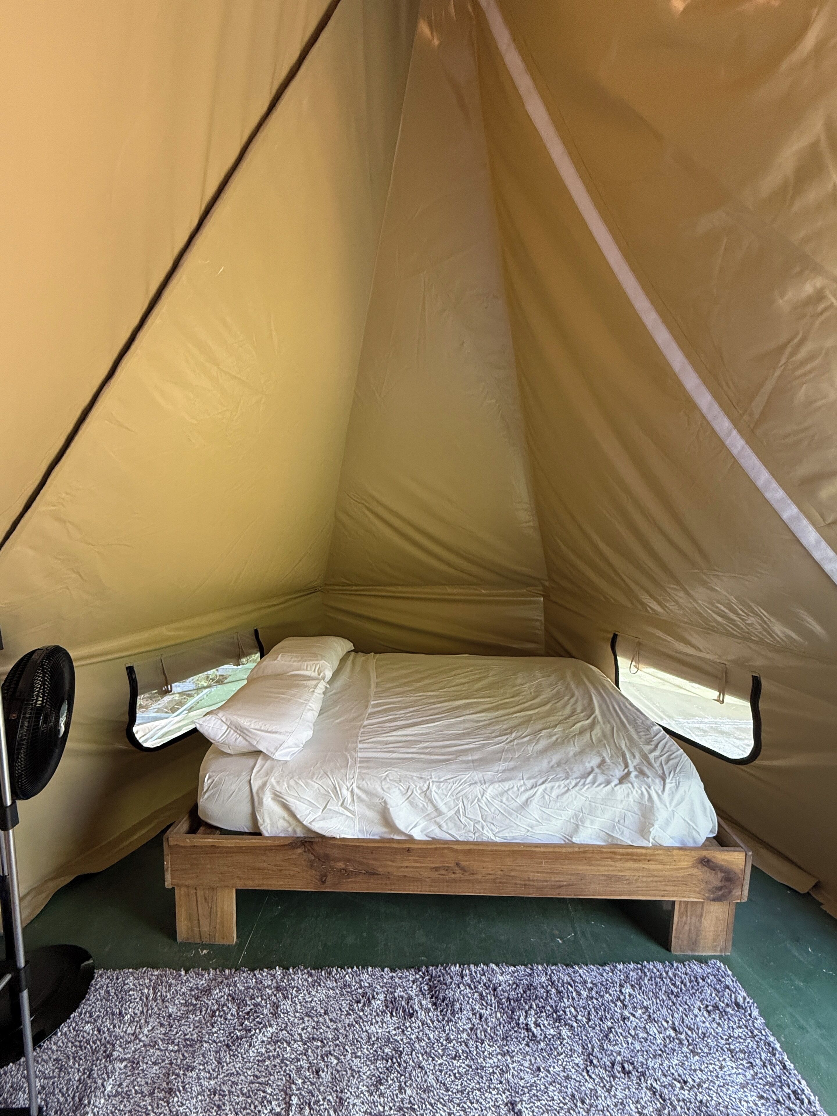 Tenda, pemandangan kebun