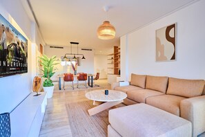 TV - Oceanfront 2BR by Hassan II Mosque (Casablanca)