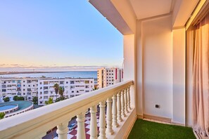Property grounds - Oceanfront 2BR by Hassan II Mosque (Casablanca)
