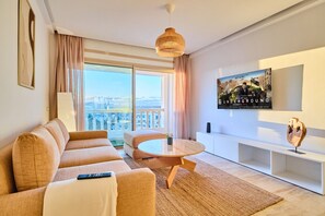 TV - Oceanfront 2BR by Hassan II Mosque (Casablanca)
