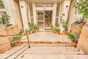 Exterior detail - The Gauthier Pearl - Luxury 3BR Apartment (Casablanca)