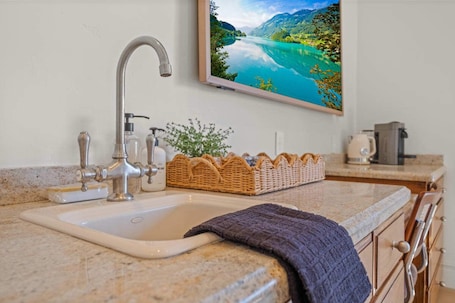 Interior. Bella Notte by the Beach Studio 11