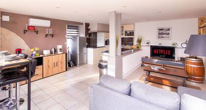 "Les 4 ChĂȘnes, Refuge et Havre de Paix Verdoyant"