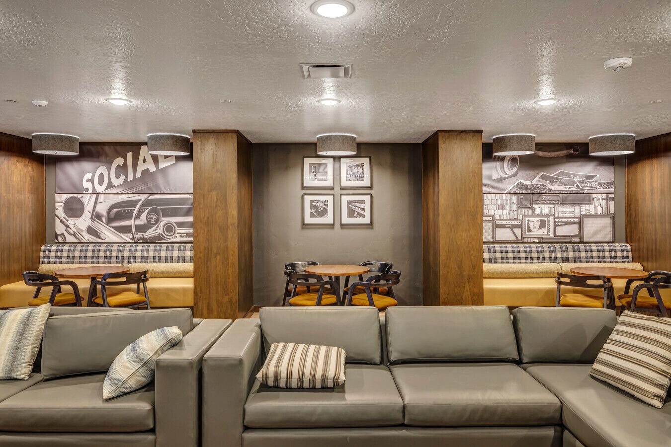 4th Fl Corner Unit W/ Hot Tubs, Gym, & Clubhouse - Sandy, UT