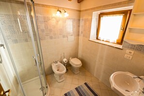 Shower, hair dryer - Agriturismo Antica Quercia Verde - La Fonte (Cortona)