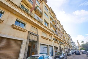 Exterior - Sunny & Spacious 3 BR Apartment - CIL view (Casablanca)
