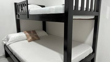 2 bedrooms, internet, bed sheets