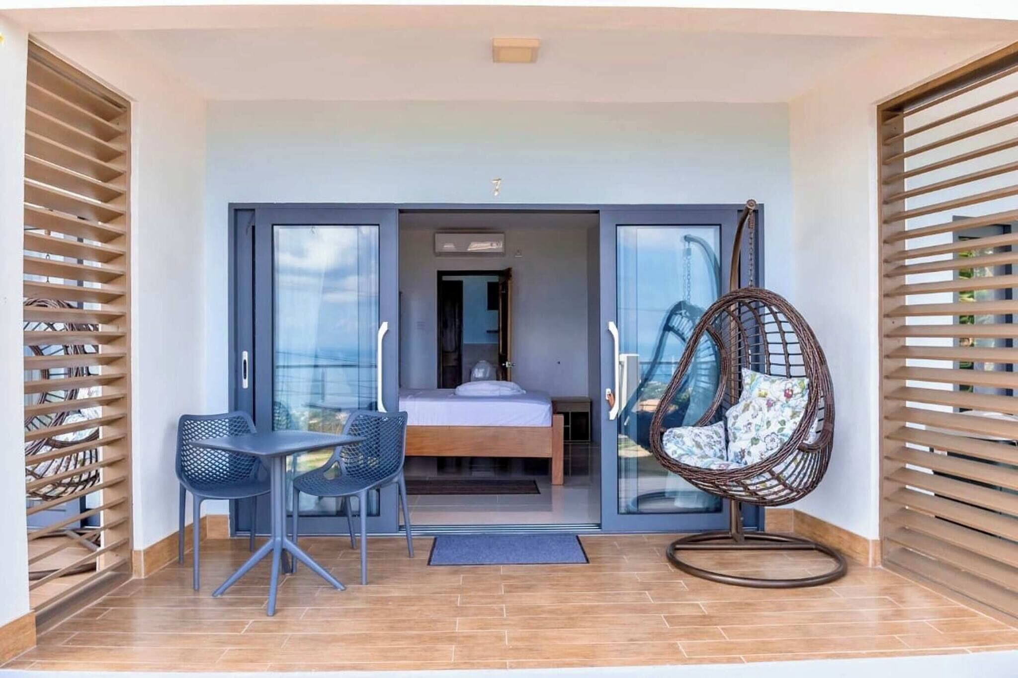 House, Multiple Bedrooms, Patio, City View